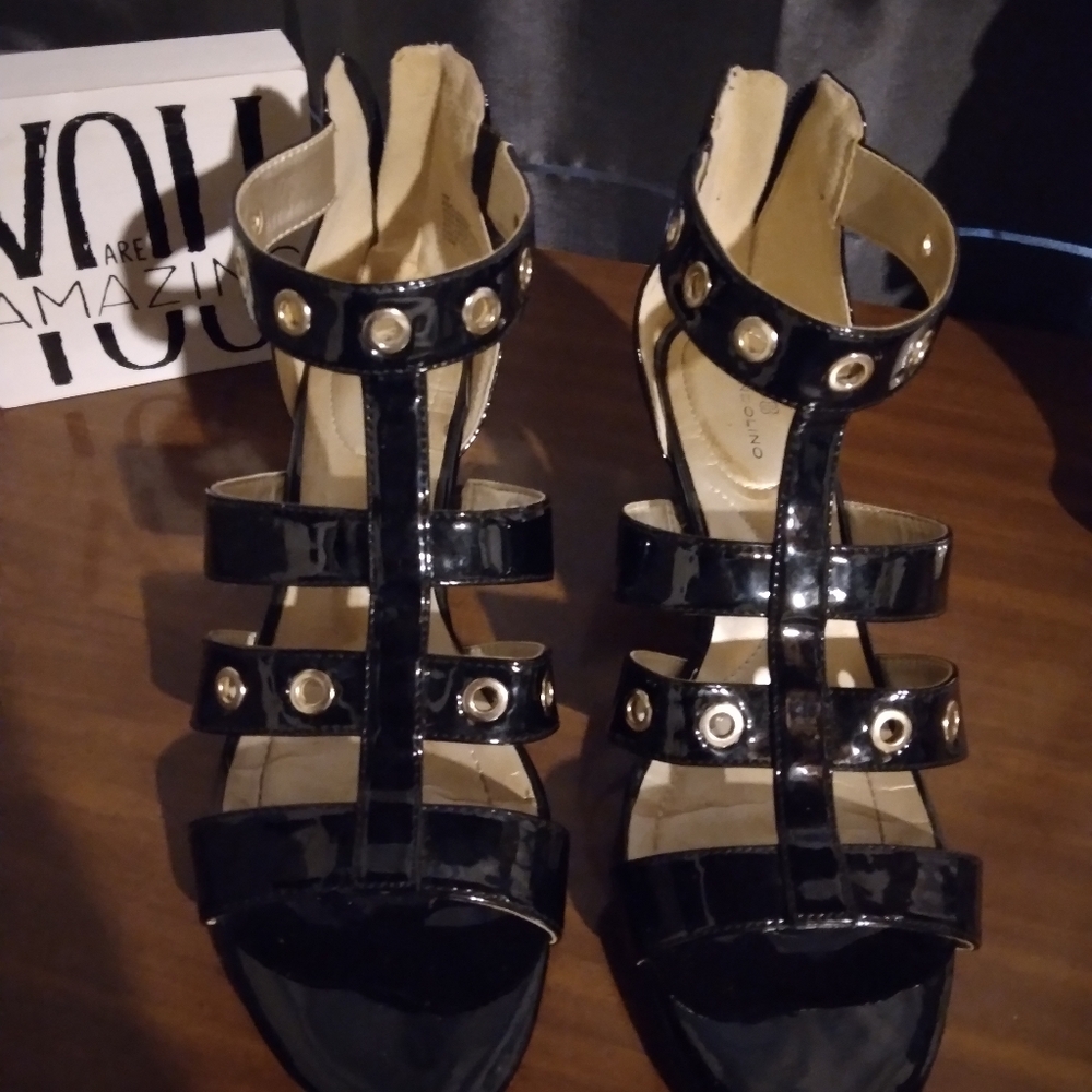 Ladieblack dress sandles sz 9 by Bandolino